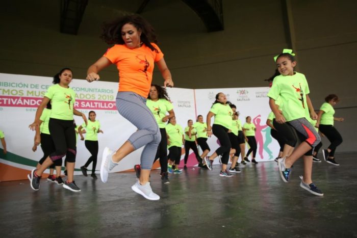 Manolo activa a miles de mujeres con “Ritmos Musicales”