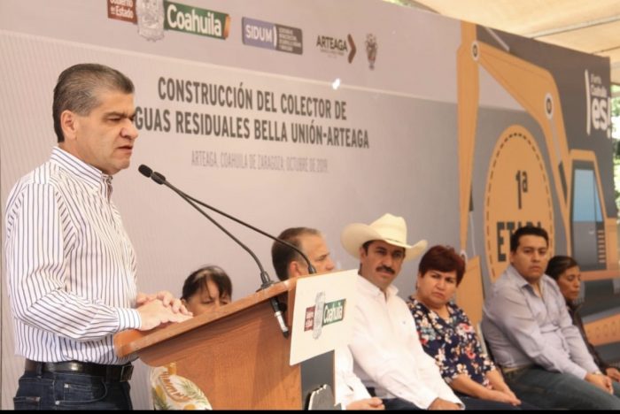 ENTREGA MARS ESCRITURAS A 168 FAMILIAS Y PONE EN MARCHA COLECTOR DE AGUAS RESIDUALES, EN ARTEAGA