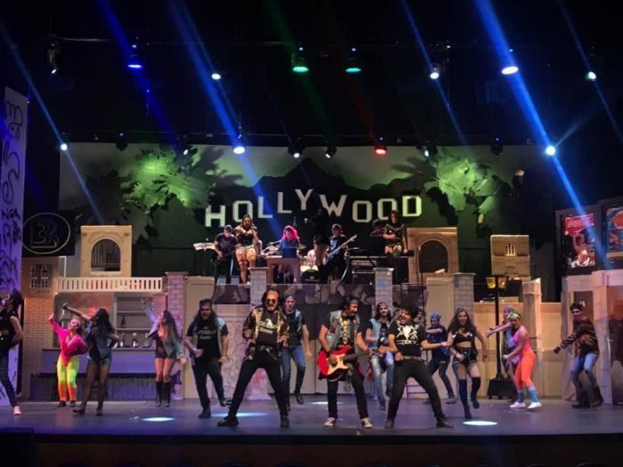 Presenta el IMC el musical Rock of Ages en Monclova.