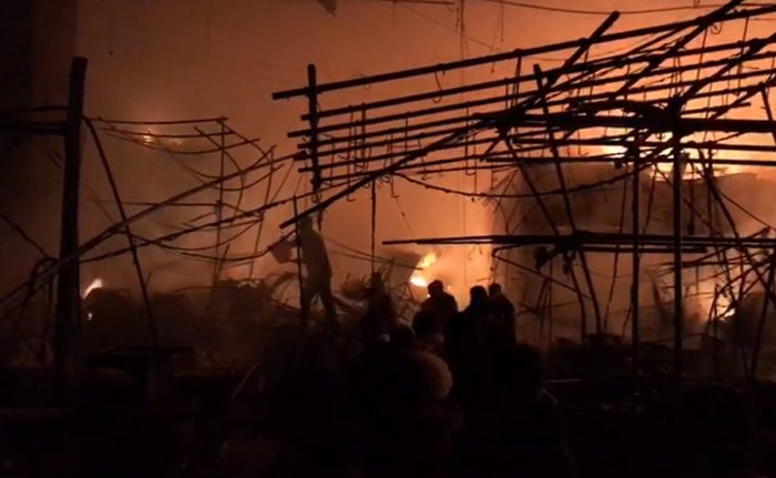 INCENDIO EN LA MERCED DEJA 2 MUERTOS, 8 HERIDOS Y DAÑOS EN 600 LOCALES