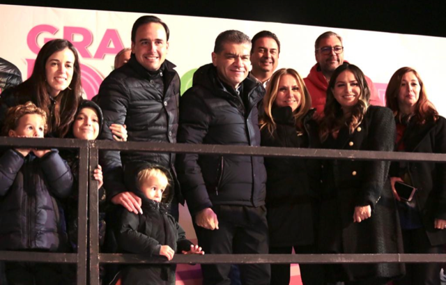 VIVE SALTILLO NOCHE DE ‘MAGIA Y COLOR’ CON DESFILE NAVIDEÑO