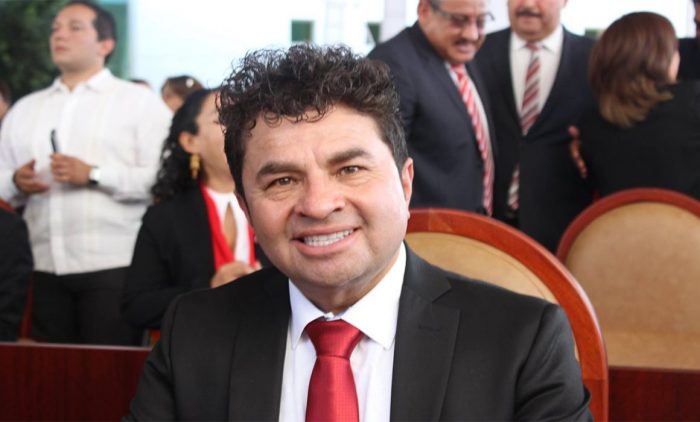 Quién es Juan Vera Carrizal: el ex diputado al que la familia acusa de ordenar el ataque con ácido a la saxofonista de Oaxaca