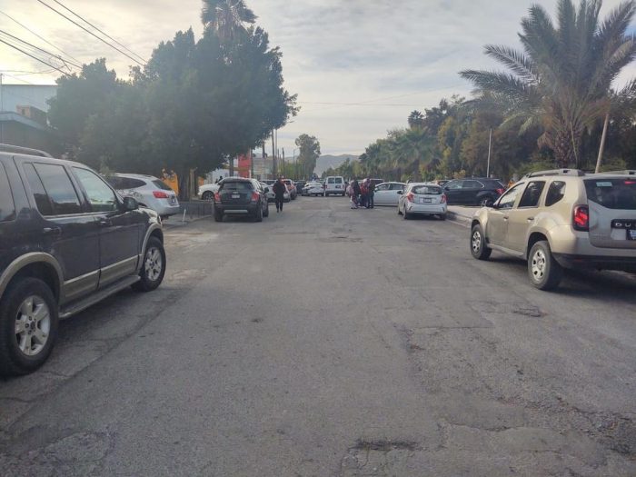 Reportan 2 fallecidos y 4 heridos tras disparos en colegio de Torreón