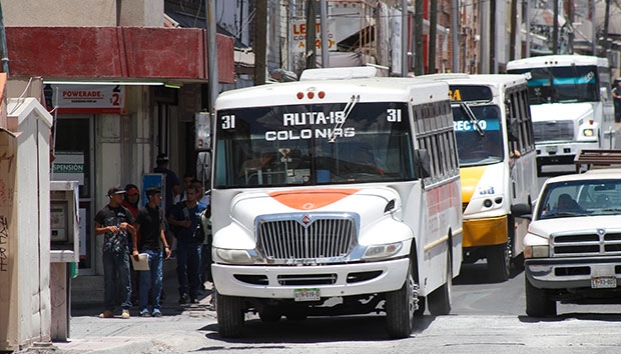 Matan a dos y transportistas piden aumento