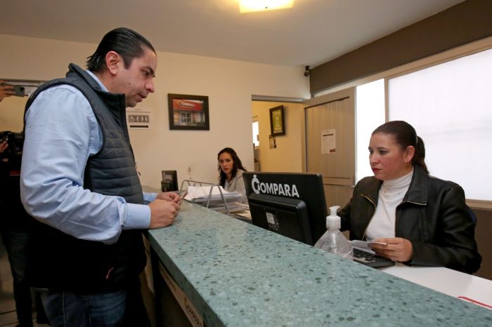 “AQUÍ EN RAMOS ARIZPE TODOS LOS CIUDADANOS CUMPLIMOS” CHEMA MORALES PAGA ANUALIDAD DE COMPARA