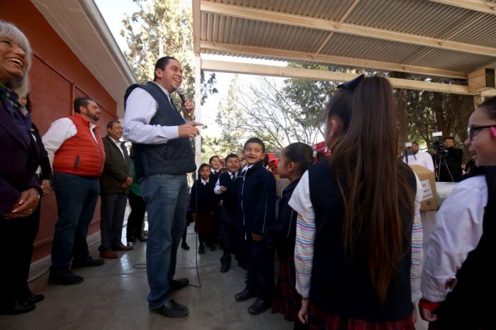 13,900 ESTUDIANTES DE RAMOS ARIZPE BENEFICIADOS CON EL PROGRAMA ESCUELAS AL 50