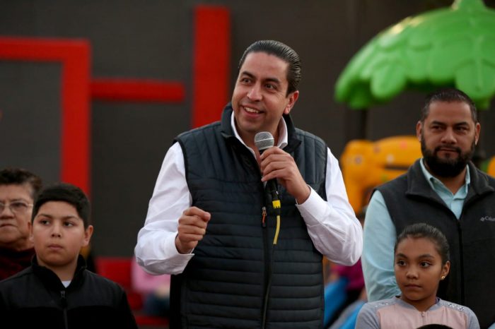 CHEMA MORALES ENTREGA PLAZA SAN ANTONIO REHABILITADA, SEÑALANDO QUE ES LA NÚMERO 10 EN LO QUE VA DE LA ADMINISTRACIÓN.