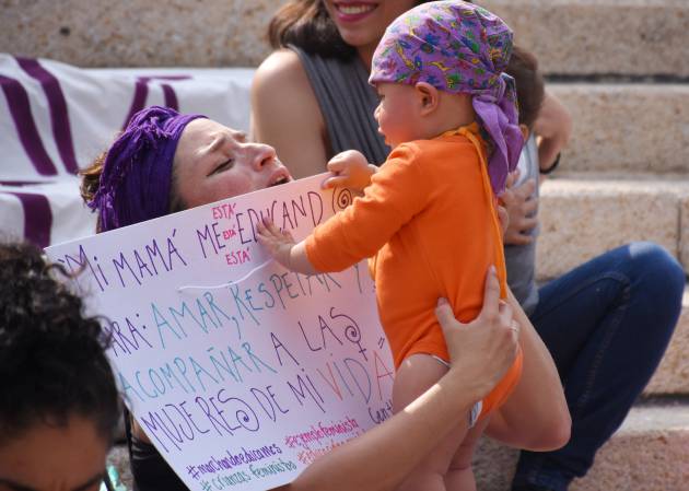 “Si paro mis hijas no comen”, las mujeres que no pueden hacer huelga en México