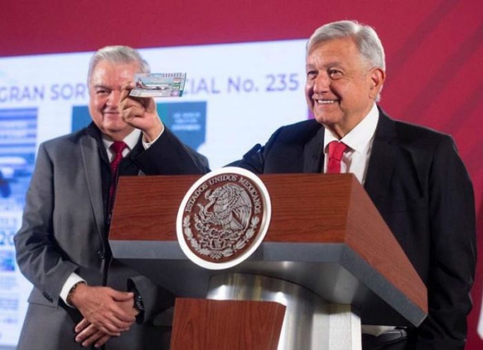 AMLO ya tiene su cachito; venta para la rifa del avión inicia el 9 de marzo