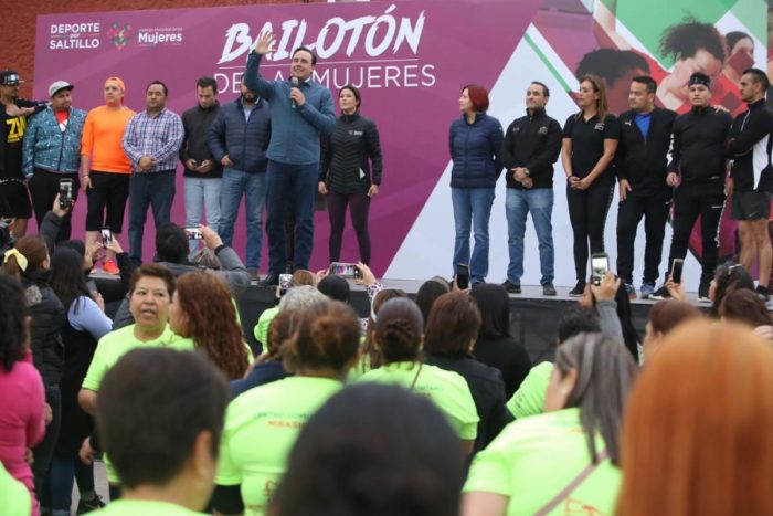 Bailotón de las Mujeres activa a miles en Saltillo