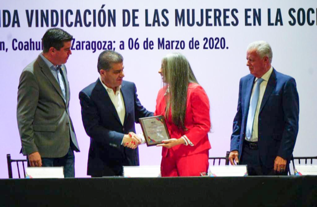 ENCABEZA MARS EN LA LAGUNA LA CONMEMORACIÓN DEL DÍA INTERNACIONAL DE LA MUJER