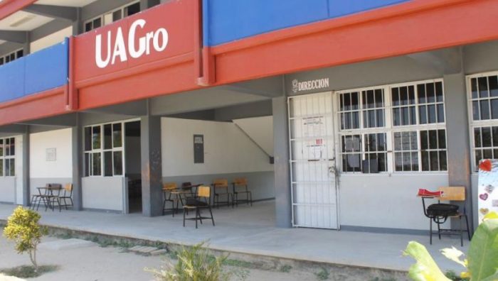 Destituyen a profesor que procreó hijos con 6 alumnas en Guerrero