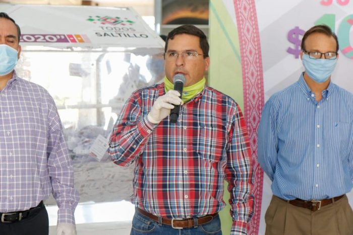 Premia Municipio a saltillenses cumplidos
