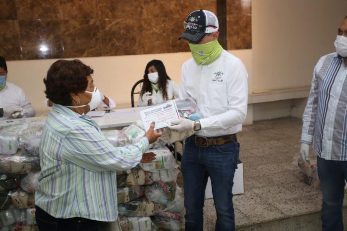Alcalde apoya a pequeños comerciantes afectados por Covid-19