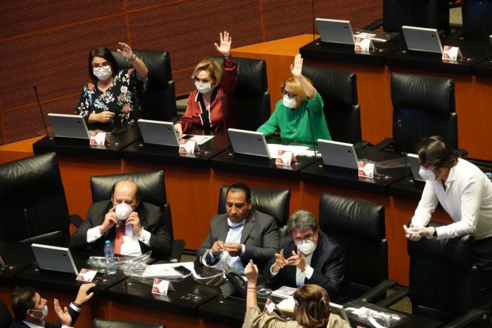 Morena  aprueba Ley de Amnistía de AMLO en el Senado, Se liberarían a más  6000 presos.