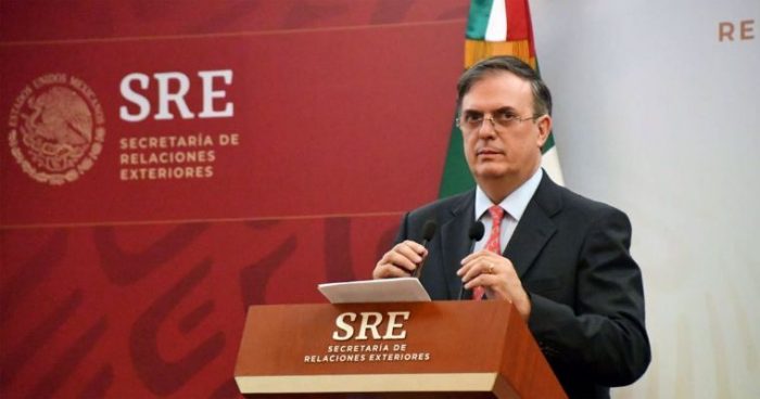 Compra México 11 millones de mascarillas a China