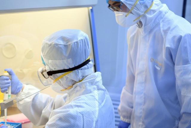 Vacuna experimental contra Covid-19 comienza a probarse en EU