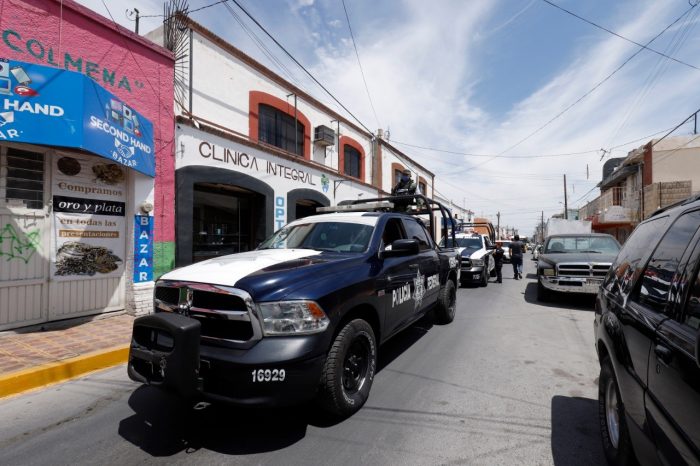 INICIAN OPERATIVOS A COMERCIOS NO ESENCIALES EL MUNICIPIO Y LA GUARDIA NACIONAL