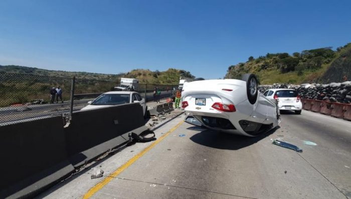 'El Mijis' tiene accidente en la carretera México - Querétaro