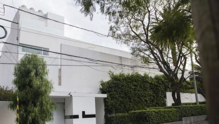 La "Casa Blanca de Peña Nieto": exfuncionarios son vinculados por robo del expediente