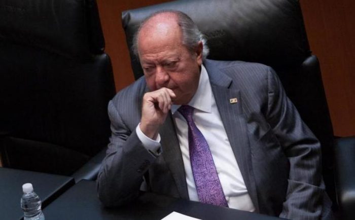 Carlos Romero Deschamps renuncia a Pemex