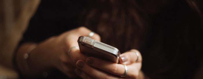 Interpol emite advertencia mundial por venta de vacunas falsas en la web