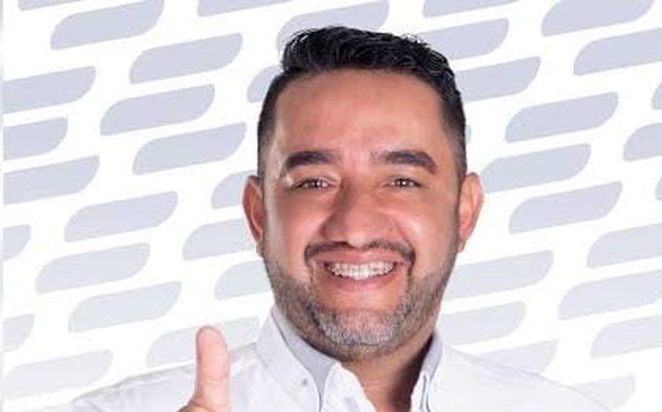Atacan a balazos la camioneta de candidato del PAN en Michoacán
