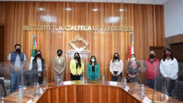 Tlaxcala: candidatos se "autoadscriben" como mujeres para cumplir con la paridad de género