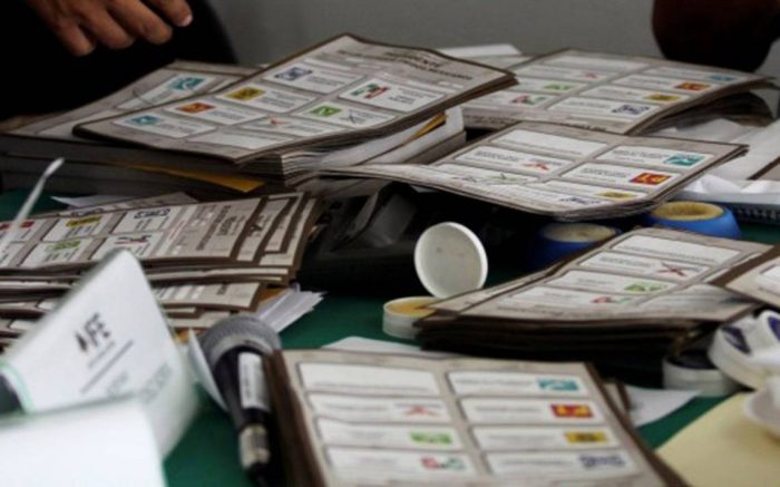 ¿Qué es un delito electoral y cómo puedo denunciarlo?