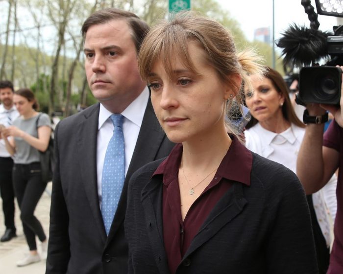 Condenan a Allison Mack a 3 años de prisión por su participación en NXIVM