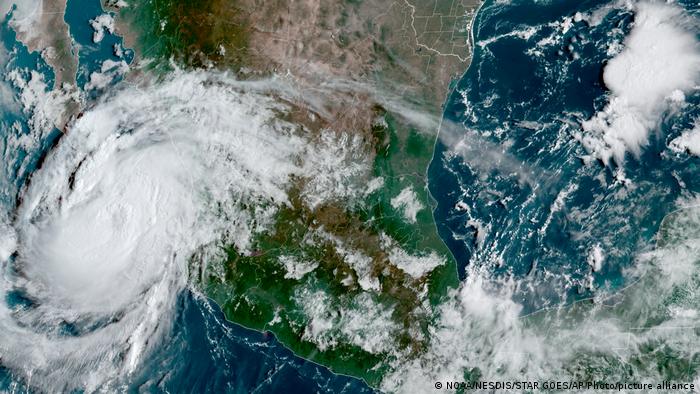 Minuto a minuto del huracán Olaf: declararon alerta roja por peligro máximo en Baja California Sur