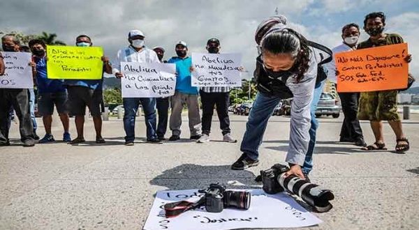 Protestas por el asesinato de Alfredo Cardoso y por los dichos de la alcaldesa de Acapulco contra periodistas: “Deberían quedarse callados”
