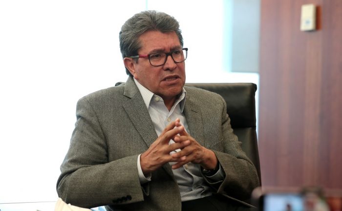 Advertencia de Ricardo Monreal a Morena en El País; “ya no es el partido más democrático”