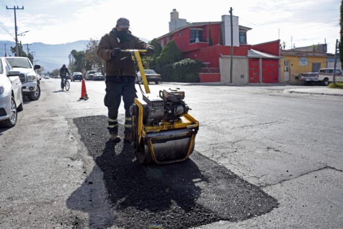 Repara Municipio vialidades en Saltillo