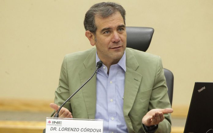 “Es lo normal y obligado en democracia”: Lorenzo Córdova respondió a conversación con Alito Moreno
