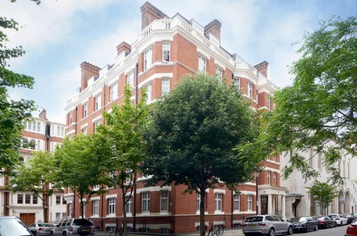 En un departamento de más de 220 mil pesos al mes: así vive “al día” Karime Macías en Londres