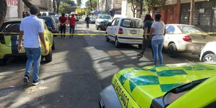 Ataque armado en Azcapotzalco dejó dos hombres muertos y una mujer herida