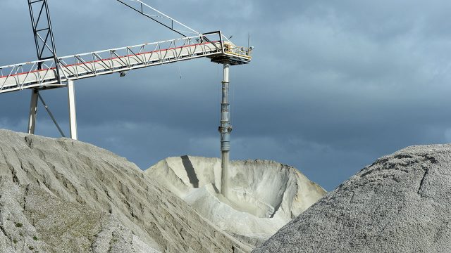 Gobierno federal creará una empresa para explotación del litio