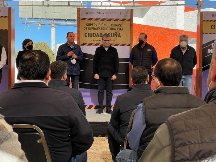 Supervisa el gobernador obras de infraestructura vial en Acuña