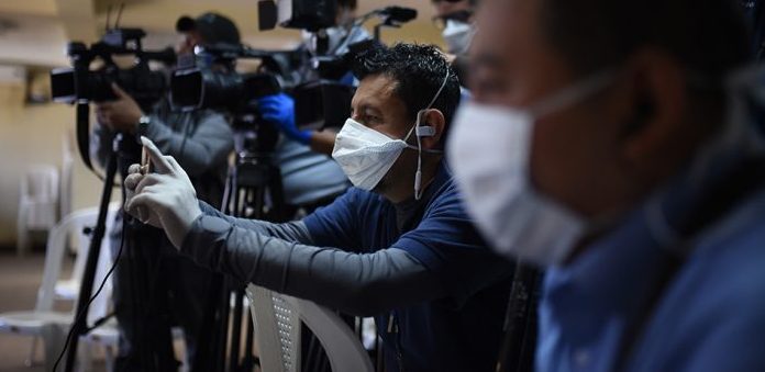 Analiza gobierno federal dar IMSS a periodistas independientes