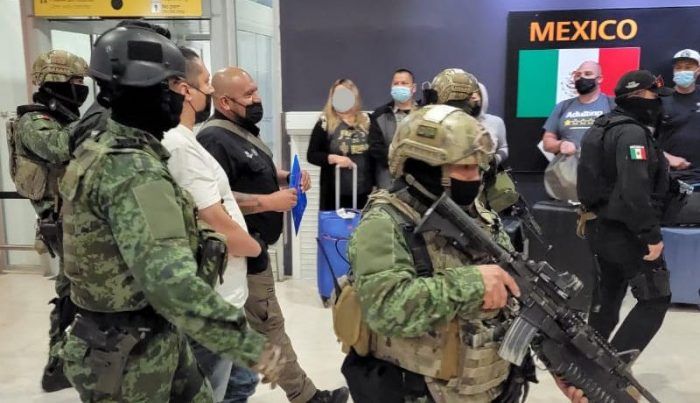 México deporta a EU a ‘El Huevo’, líder del Cártel del Noreste
