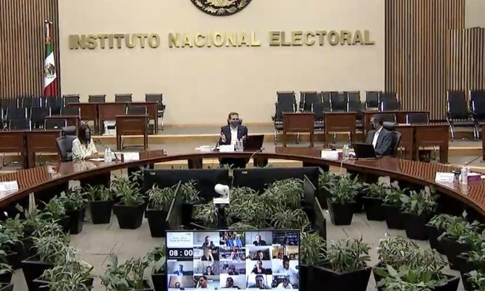 Consejeros del INE critican decreto para promover revocación: “no es de demócratas”