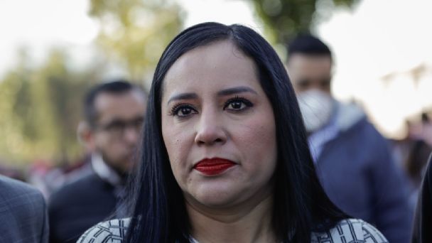 INM emite alerta migratoria para Sandra Cuevas tras vinculación a proceso