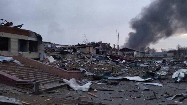 Rusia bombardea con misiles una base ucrania a 25 kilómetros de Polonia y aumenta la tensión con la OTAN