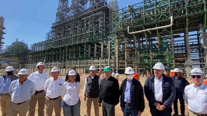 AMLO supervisó coquizadora de Tula: ‘No vamos a comprar gasolina en el extranjero’