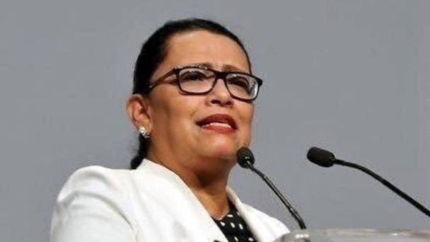 AMLO ‘destapa’ a Rosa Icela Rodríguez como posible candidata para 2024
