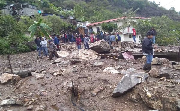Por Agatha, suman 11 muertos y 33 personas desaparecidas en Oaxaca; aún hay afectaciones en el servicio de luz