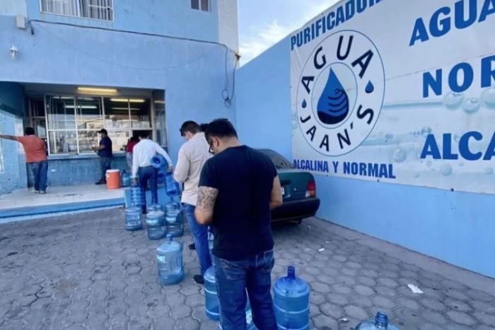 Compras de pánico: cientos de personas hicieron filas kilométricas para adquirir agua en Baja California Sur