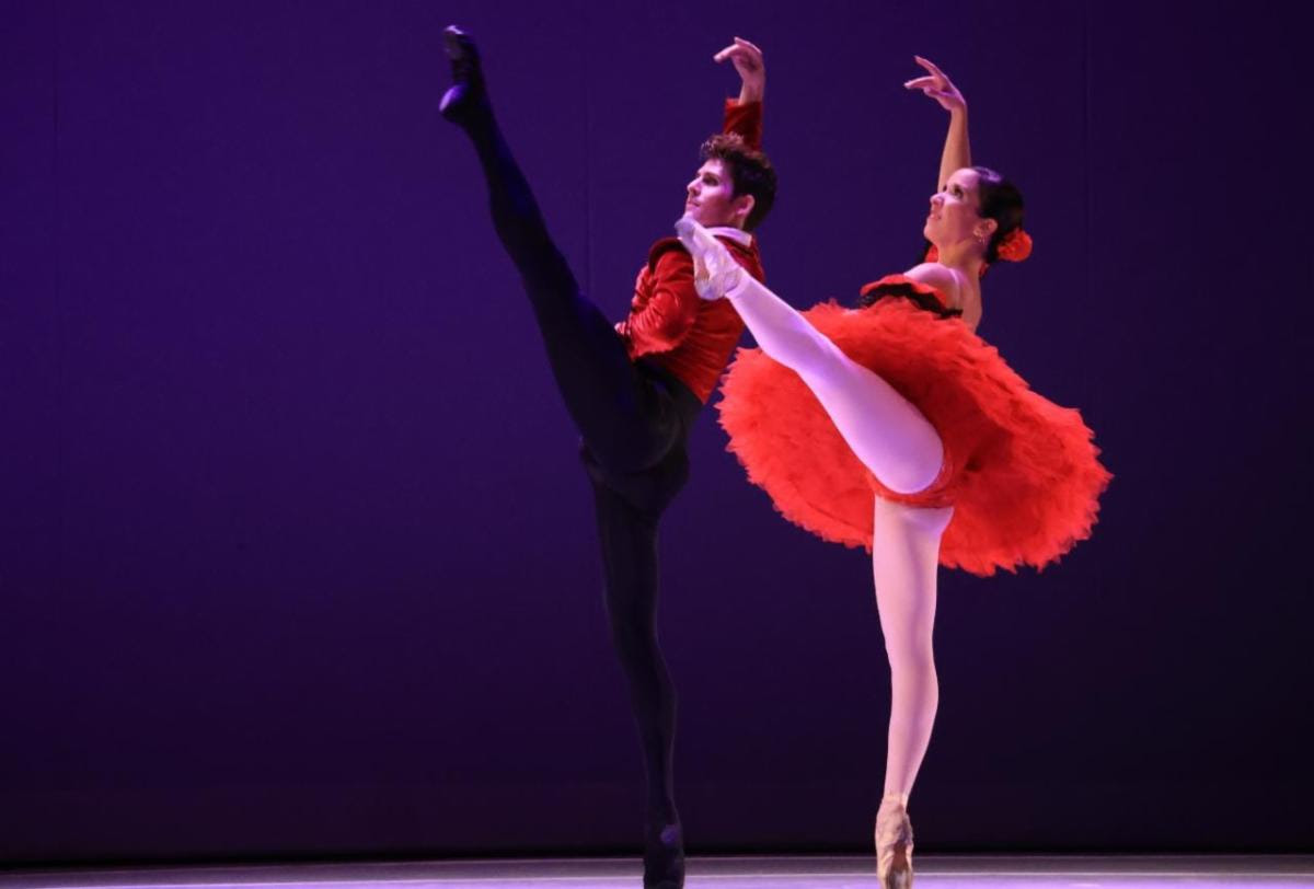 Saltillenses viven emociones con Gala Internacional de Ballet