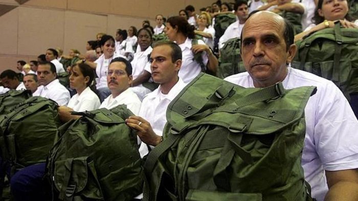 La dictadura cubana envía a México militares en lugar de médicos por temor a las deserciones